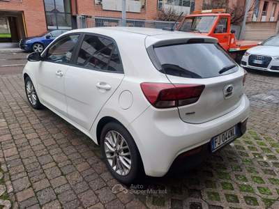 Kia Rio Rio 1.4 crdi Cool Techno Pack 90cv /navi Bianco usata Cesano Maderno