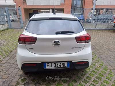 Kia Rio Rio 1.4 crdi Cool Techno Pack 90cv /navi Bianco usata Cesano Maderno