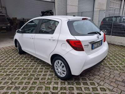 Toyota Yaris Yaris III 2015 5p 1.0 Active Bianco usata Cesano Maderno
