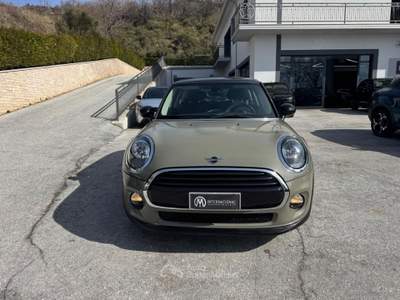 MINI Clubman Mini Cooper D Business Grigio usata Agnone