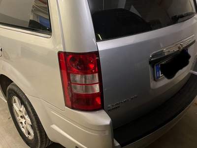 Chrysler Voyager / Grand Voyager BERLINA 7 POSTI Grigio usata Latina
