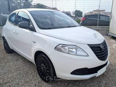 Lancia Ypsilon 1.2 69 CV 5 porte GPL Ecochic Elefantino Bianco usata Barletta
