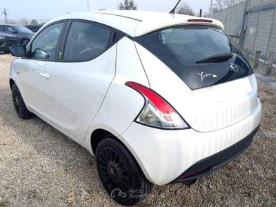 Lancia Ypsilon 1.2 69 CV 5 porte GPL Ecochic Elefantino Bianco usata Barletta