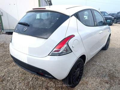 Lancia Ypsilon 1.2 69 CV 5 porte GPL Ecochic Elefantino Bianco usata Barletta