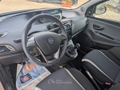 Lancia Ypsilon 1.2 69 CV 5 porte GPL Ecochic Elefantino Bianco usata Barletta