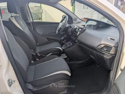 Lancia Ypsilon 1.2 69 CV 5 porte GPL Ecochic Elefantino Bianco usata Barletta