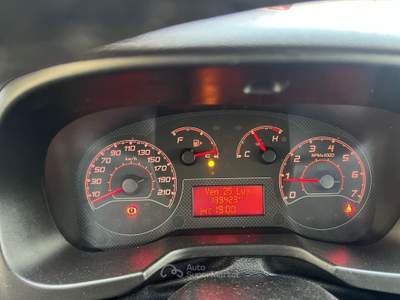 Fiat QUBO 80 CV Trekking Nero usata San Gregorio di Catania