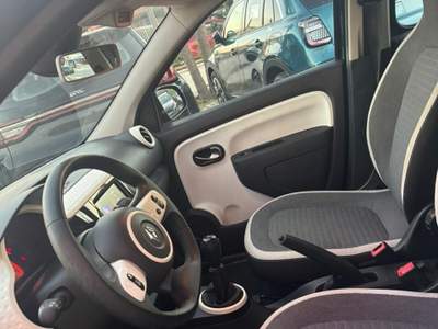 Renault Twingo Urban Night Nero usata San Gregorio di Catania