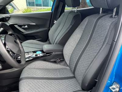 Peugeot 2008 S&S EAT8 Allure Blu/Azzurro usata Gela
