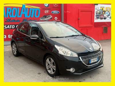 Peugeot 208 1.2 82cv Allure - 2013 Nero usata Giugliano in Campania
