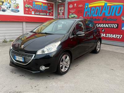 Peugeot 208 1.2 82cv Allure - 2013 Nero usata Giugliano in Campania