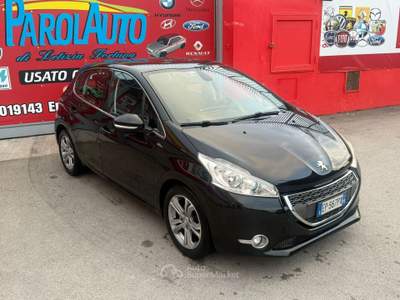 Peugeot 208 1.2 82cv Allure - 2013 Nero usata Giugliano in Campania