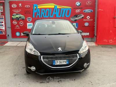 Peugeot 208 1.2 82cv Allure - 2013 Nero usata Giugliano in Campania