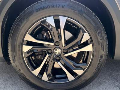 Peugeot 2008 S&S EAT8 Allure Pack Grigio usata MOLFETTA