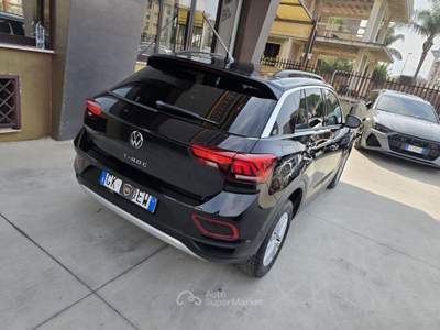 Volkswagen T-Roc SCR 150 CV DSG Style Nero usata Brusciano