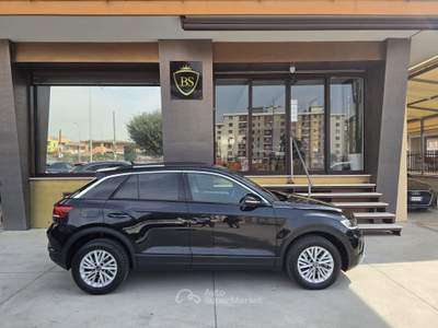Volkswagen T-Roc SCR 150 CV DSG Style Nero usata Brusciano