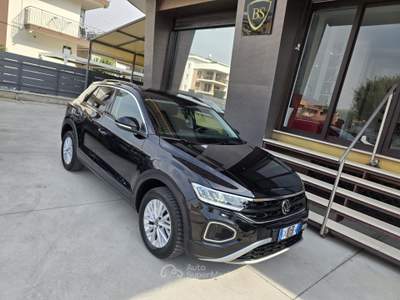 Volkswagen T-Roc SCR 150 CV DSG Style Nero usata Brusciano