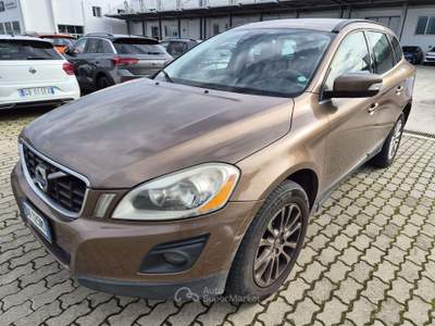 Volvo XC60 XC60 I 2008 2.4 d4 (d3) Momentum awd 163cv Marrone usata Pisa