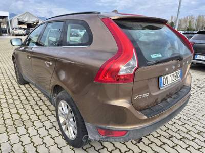 Volvo XC60 XC60 I 2008 2.4 d4 (d3) Momentum awd 163cv Marrone usata Pisa
