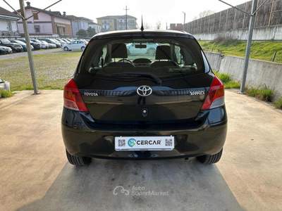 Toyota Yaris 1.0 3 porte OK NEPATENTATI BLUETHOOT Nero usata Pavia