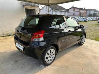 Toyota Yaris 1.0 3 porte OK NEPATENTATI BLUETHOOT Nero usata Pavia