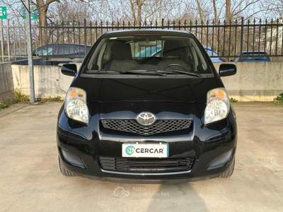 Toyota Yaris 1.0 3 porte OK NEPATENTATI BLUETHOOT Nero usata Pavia