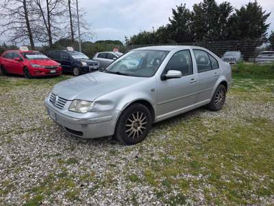 Volkswagen Bora auto destinata agli operatori del settore Grigio usata Cecina