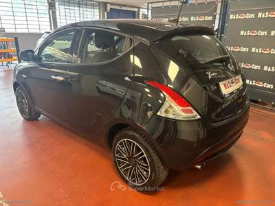 Lancia Ypsilon Ypsilon 1.0 FireFly 5p.S&S Hybryd Gold Nero usata Rivoli