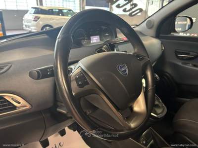 Lancia Ypsilon Ypsilon 1.0 FireFly 5p.S&S Hybryd Gold Nero usata Rivoli