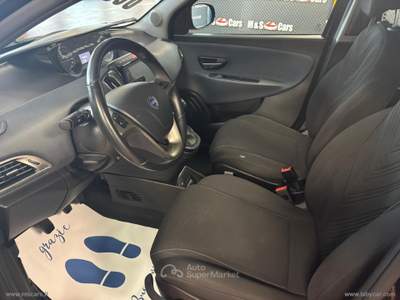 Lancia Ypsilon Ypsilon 1.0 FireFly 5p.S&S Hybryd Gold Nero usata Rivoli