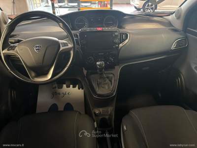 Lancia Ypsilon Ypsilon 1.0 FireFly 5p.S&S Hybryd Gold Nero usata Rivoli