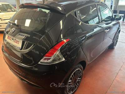 Lancia Ypsilon Ypsilon 1.0 FireFly 5p.S&S Hybryd Gold Nero usata Rivoli
