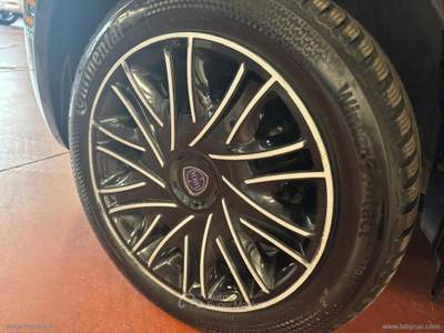 Lancia Ypsilon Ypsilon 1.0 FireFly 5p.S&S Hybryd Gold Nero usata Rivoli