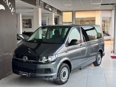 Volkswagen Caravelle 8P 13.000 Grigio usata CARESANABLOT