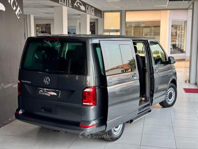 Volkswagen Caravelle 8P 13.000 Grigio usata CARESANABLOT