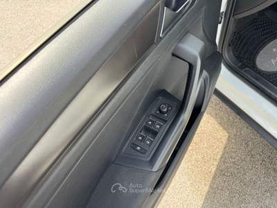 Volkswagen T-Roc 1.6 TDI SCR Style BMT Bianco usata San Giuseppe Vesuviano