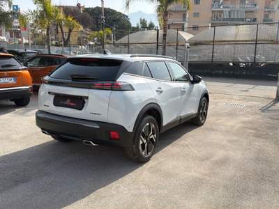Peugeot 2008 Hybrid 145cv e-DCS6 Allure auto Bianco usata Cercola