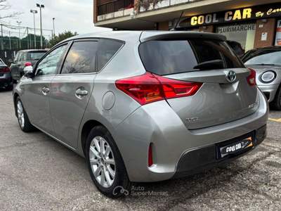 Toyota Auris Auris II 2013 5p 1.8h Lounge Grigio usata Castel Gandolfo