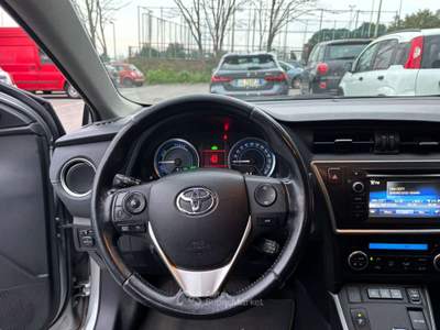 Toyota Auris Auris II 2013 5p 1.8h Lounge Grigio usata Castel Gandolfo