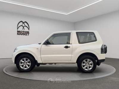 Mitsubishi Pajero 3.2 100th Auto Bianco usata Roma