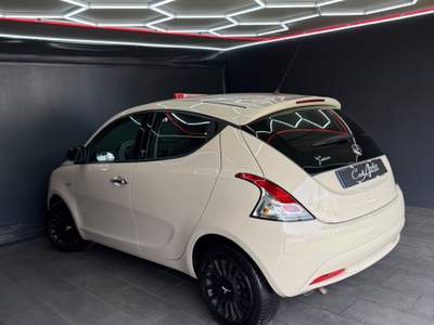 Lancia Ypsilon 95 CV Platinum 2016 Beige usata Teverola