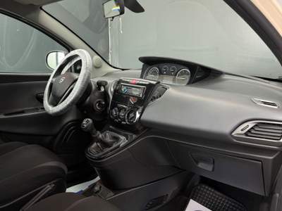 Lancia Ypsilon 95 CV Platinum 2016 Beige usata Teverola