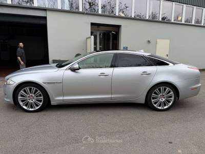 Jaguar XJ 3.0d V6 Portfolio auto my13 Grigio usata Cremona