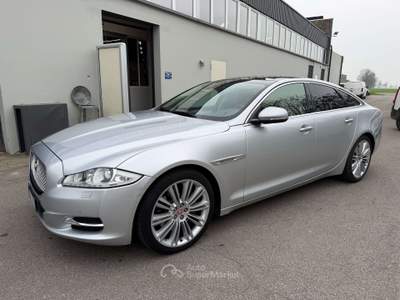 Jaguar XJ 3.0d V6 Portfolio auto my13 Grigio usata Cremona