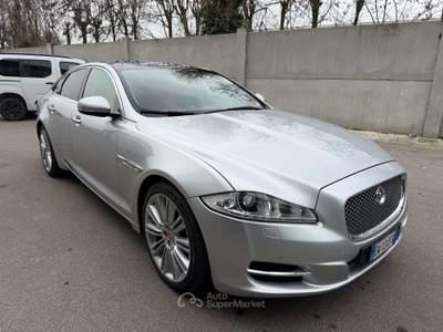 Jaguar XJ 3.0d V6 Portfolio auto my13 Grigio usata Cremona