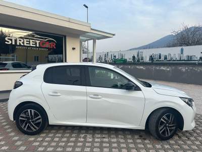 Peugeot 208 Stop&Start 5 porte ALLURE PACK Bianco usata Sant'Anastasia