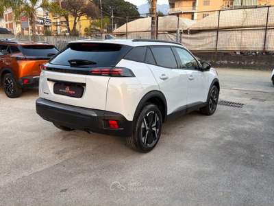 Peugeot 2008 PureTech 100 Allure S/S Bianco usata Cercola