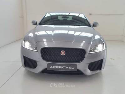 Jaguar XF 2.0 D 180 CV AWD aut. Chequered Flag Grigio usata Forlì