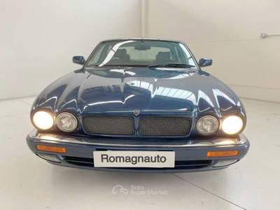 Jaguar XJ XJR 4.0 Blu/Azzurro usata Forlì