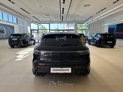 Porsche Macan 2.0 265CV PDK AUT Nero usata Forlì